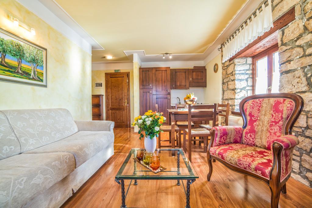 Aparthotel Katalyma 828 Канфанар Экстерьер фото