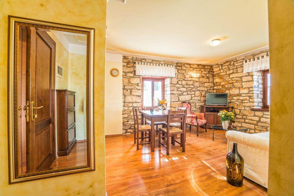Aparthotel Katalyma 828 Канфанар Экстерьер фото