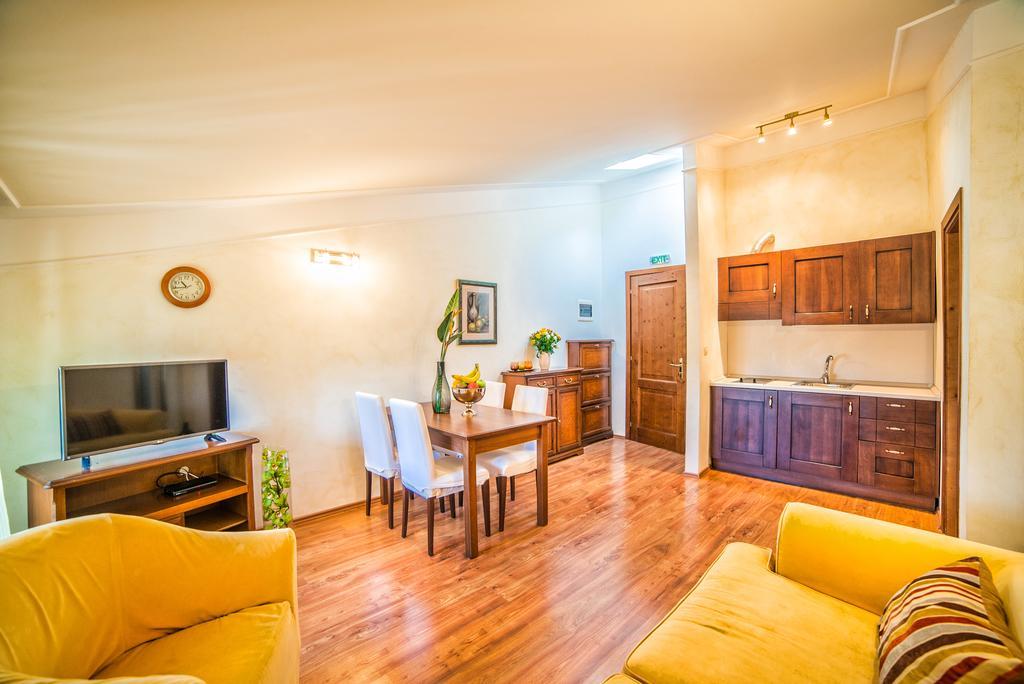 Aparthotel Katalyma 828 Канфанар Экстерьер фото