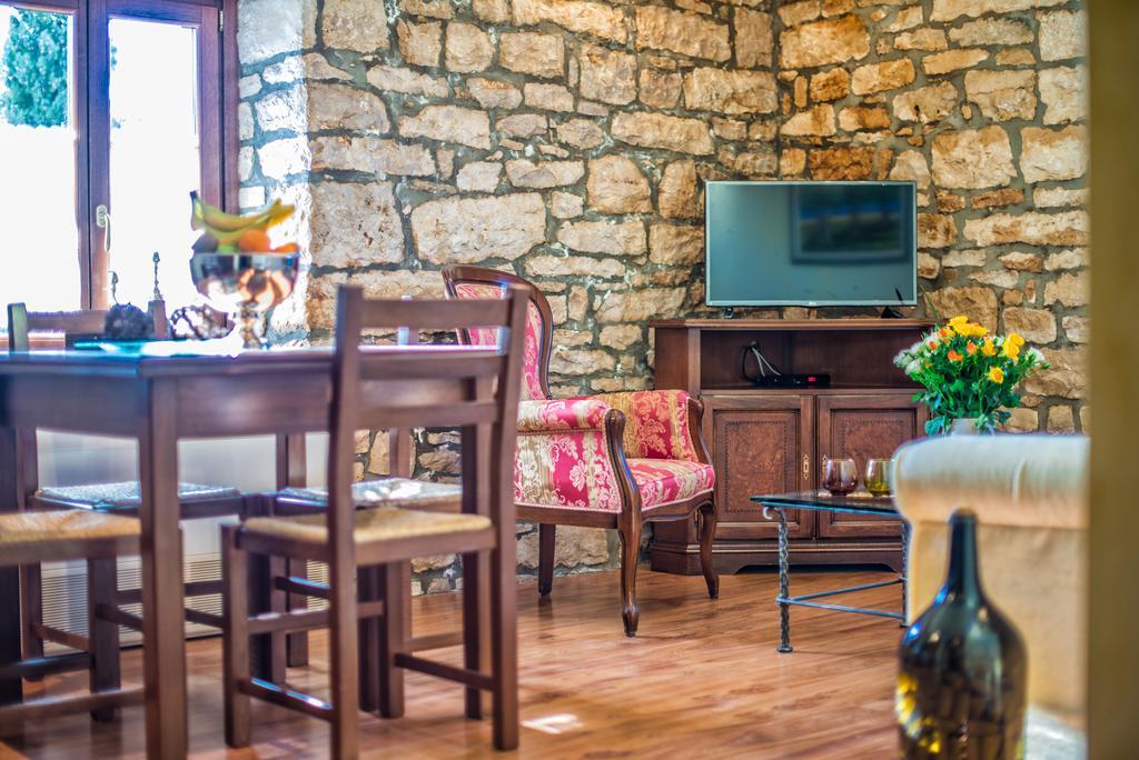 Aparthotel Katalyma 828 Канфанар Экстерьер фото