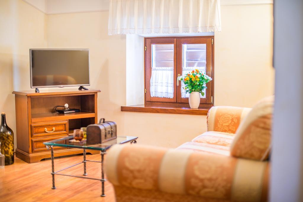 Aparthotel Katalyma 828 Канфанар Экстерьер фото