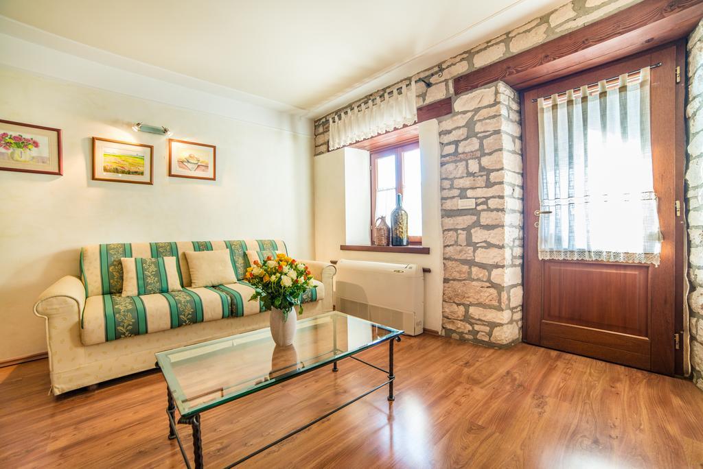 Aparthotel Katalyma 828 Канфанар Экстерьер фото